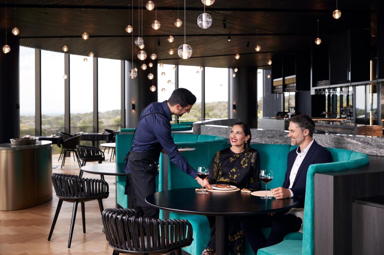 Racv海角善克度假酒店 肖恩克角 外观 照片 A restaurant in the Emirates First Lounge at Dubai International Airport
