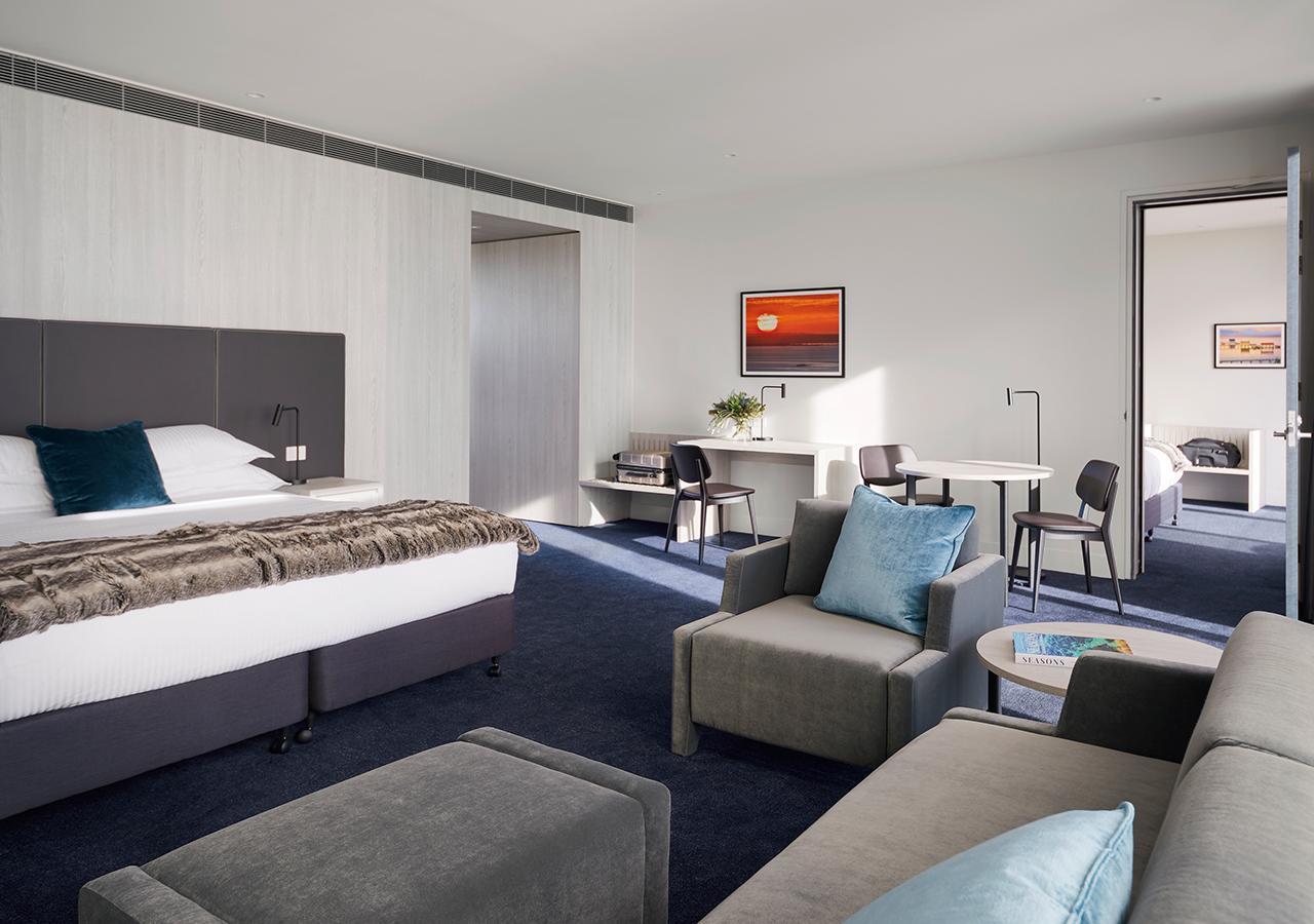 Racv海角善克度假酒店 肖恩克角 外观 照片 A suite at the Crowne Plaza Hotel, Adelaide